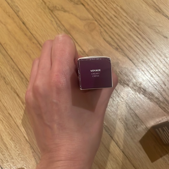 MILK MAKEUP
Odyssey Hydrating Non-Sticky Lip Oil Gloss Voyage - Picture 2 of 9